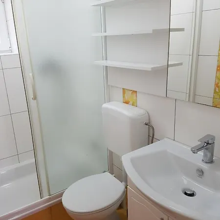Apartman Milena 7 *